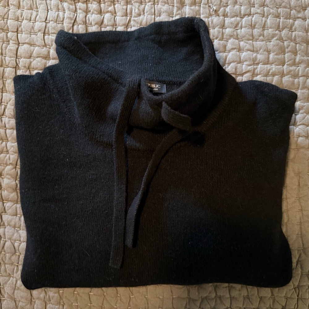 Banana Republic Men's  Mock Turtle Neck black  Crewneck Sweater